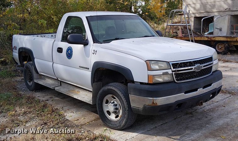 image for item FK0511 2006 Chevrolet Silverado 2500HD pickup truck