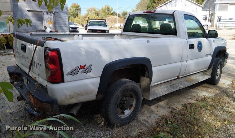image for item FK0511 2006 Chevrolet Silverado 2500HD pickup truck