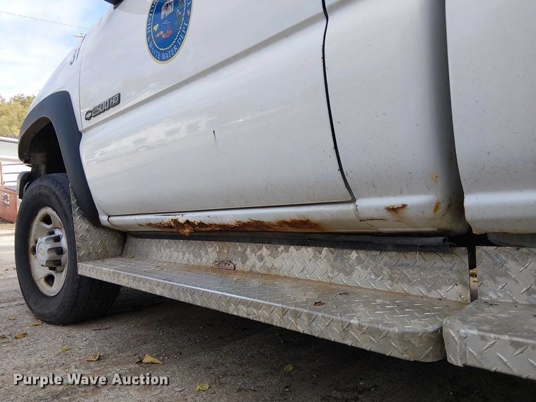 image for item FK0511 2006 Chevrolet Silverado 2500HD pickup truck