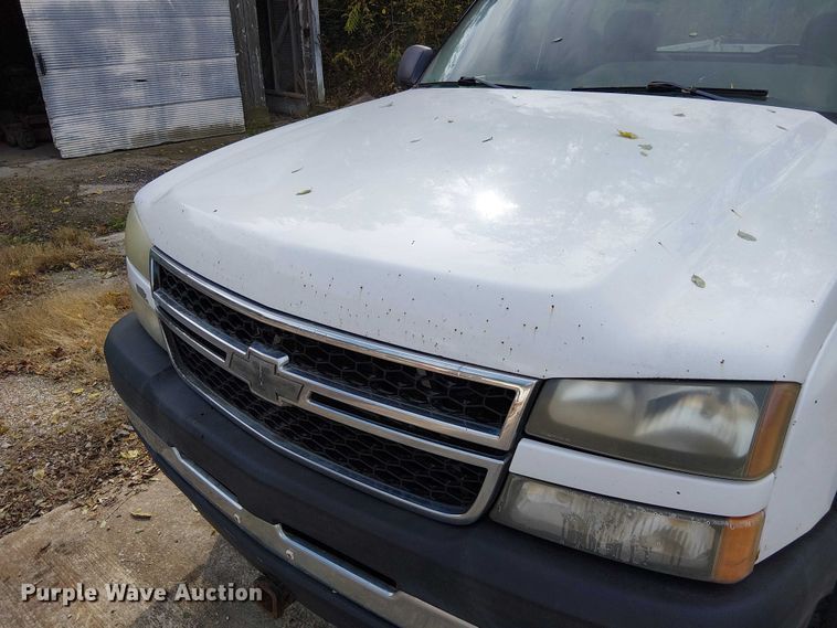 image for item FK0511 2006 Chevrolet Silverado 2500HD pickup truck