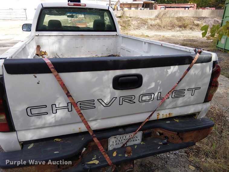 image for item FK0511 2006 Chevrolet Silverado 2500HD pickup truck