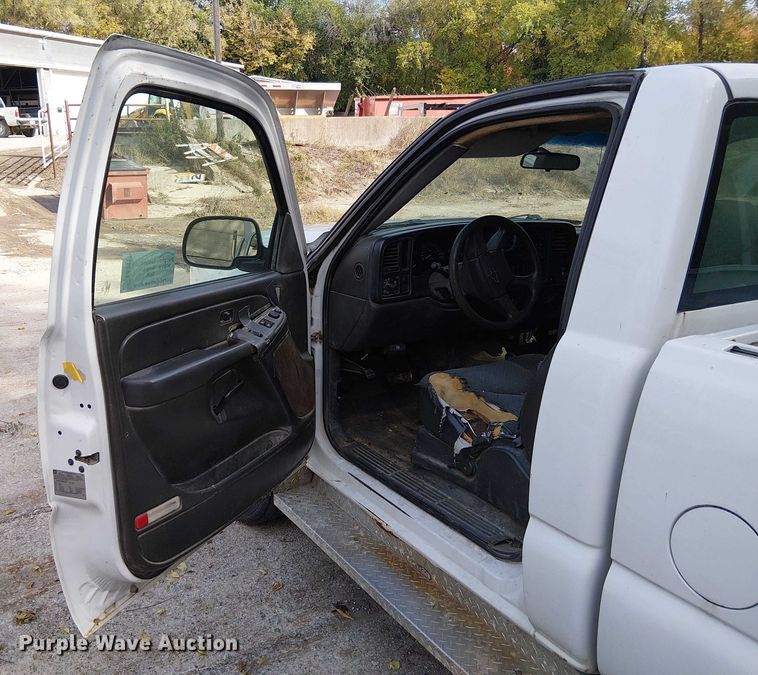 image for item FK0511 2006 Chevrolet Silverado 2500HD pickup truck