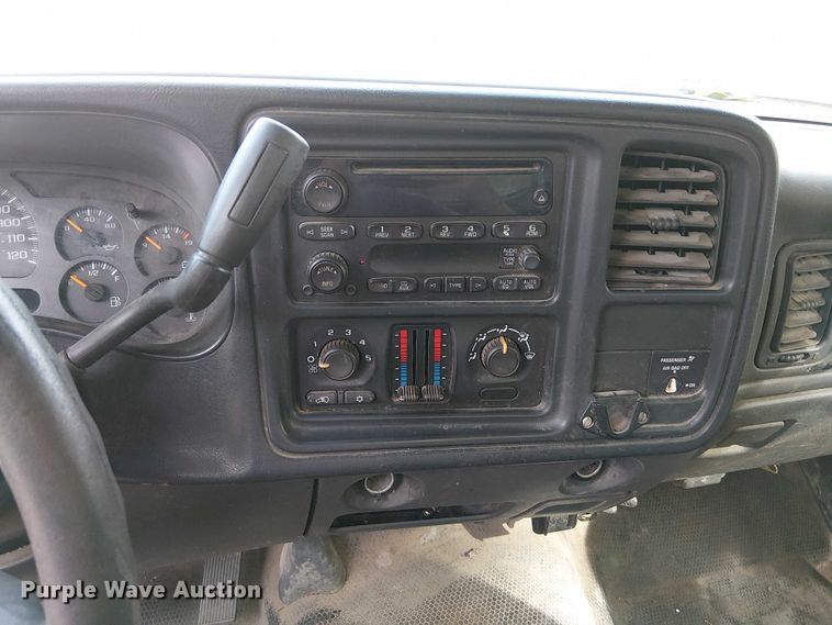 image for item FK0511 2006 Chevrolet Silverado 2500HD pickup truck