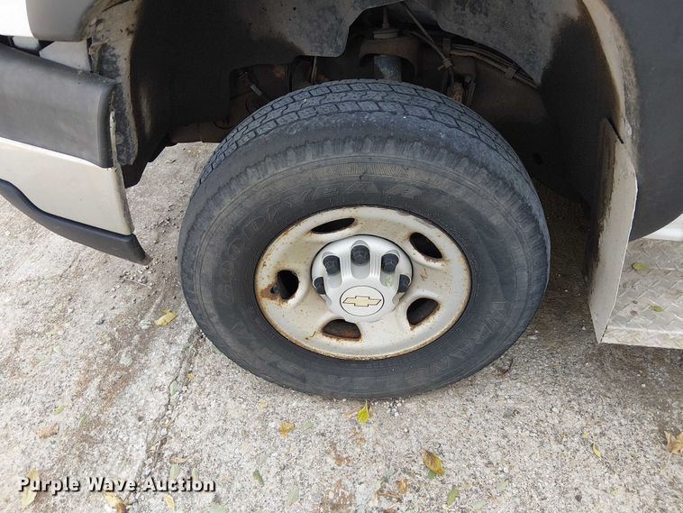 image for item FK0511 2006 Chevrolet Silverado 2500HD pickup truck