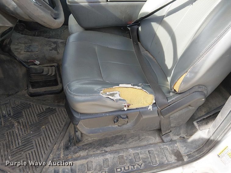 image for item FK0514 2011 Ford F350 Super Duty XL pickup truck