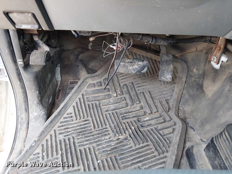 image for item FK0514 2011 Ford F350 Super Duty XL pickup truck