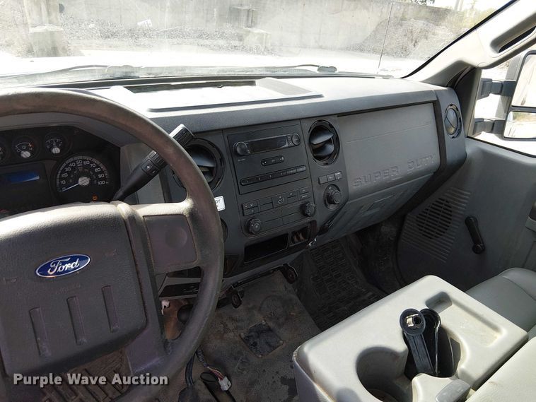 image for item FK0514 2011 Ford F350 Super Duty XL pickup truck