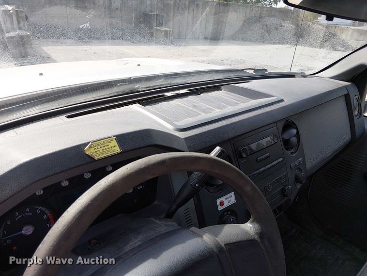 image for item FK0514 2011 Ford F350 Super Duty XL pickup truck