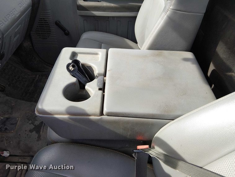 image for item FK0514 2011 Ford F350 Super Duty XL pickup truck