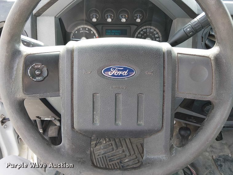 image for item FK0514 2011 Ford F350 Super Duty XL pickup truck