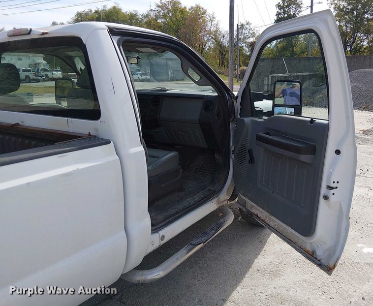 image for item FK0514 2011 Ford F350 Super Duty XL pickup truck