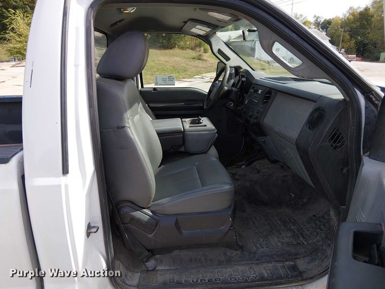 image for item FK0514 2011 Ford F350 Super Duty XL pickup truck