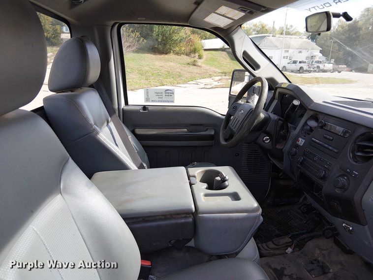 image for item FK0514 2011 Ford F350 Super Duty XL pickup truck