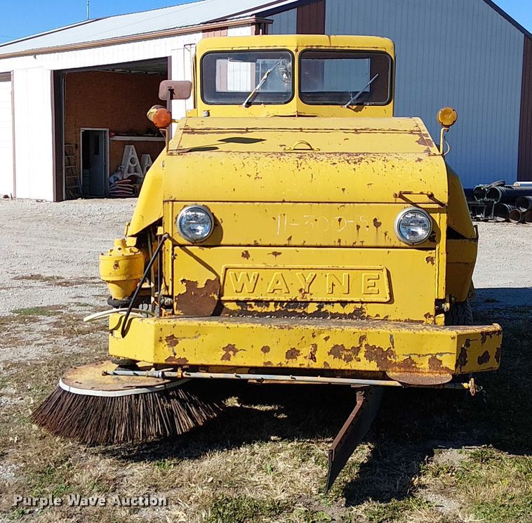 image for item FK0523 Wayne 1-460 street sweeper truck