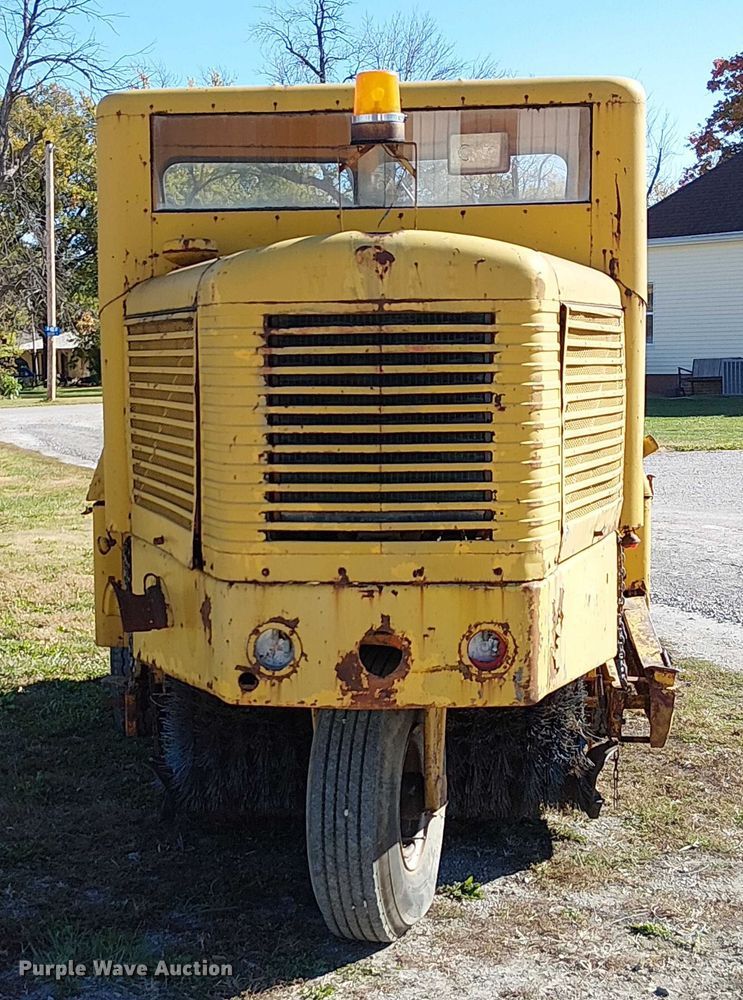 image for item FK0523 Wayne 1-460 street sweeper truck