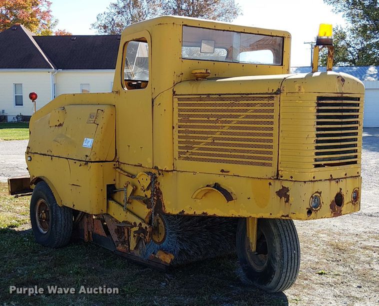 image for item FK0523 Wayne 1-460 street sweeper truck