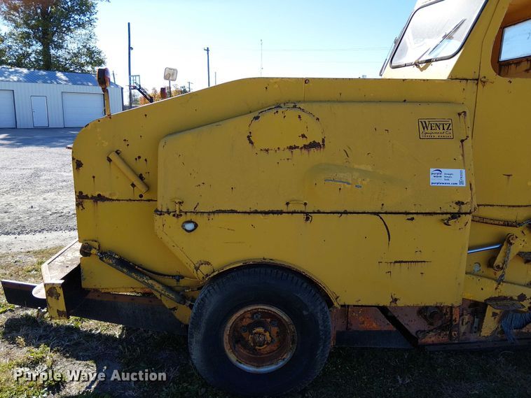 image for item FK0523 Wayne 1-460 street sweeper truck