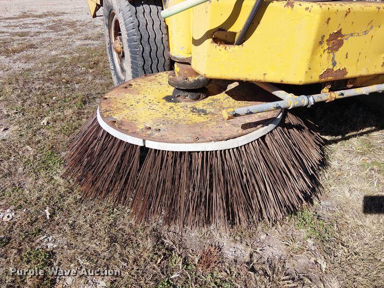 image for item FK0523 Wayne 1-460 street sweeper truck