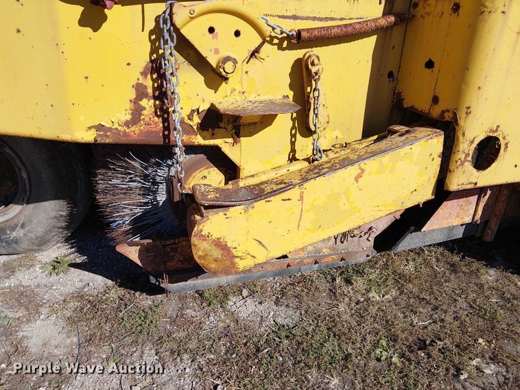 image for item FK0523 Wayne 1-460 street sweeper truck