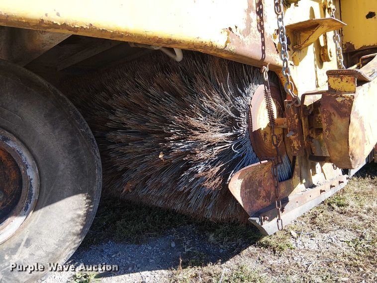 image for item FK0523 Wayne 1-460 street sweeper truck