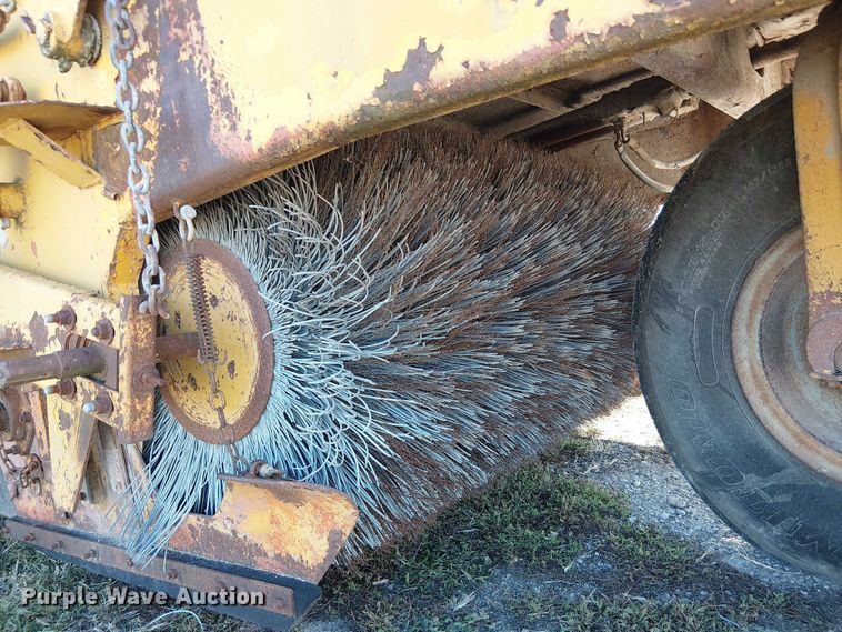 image for item FK0523 Wayne 1-460 street sweeper truck