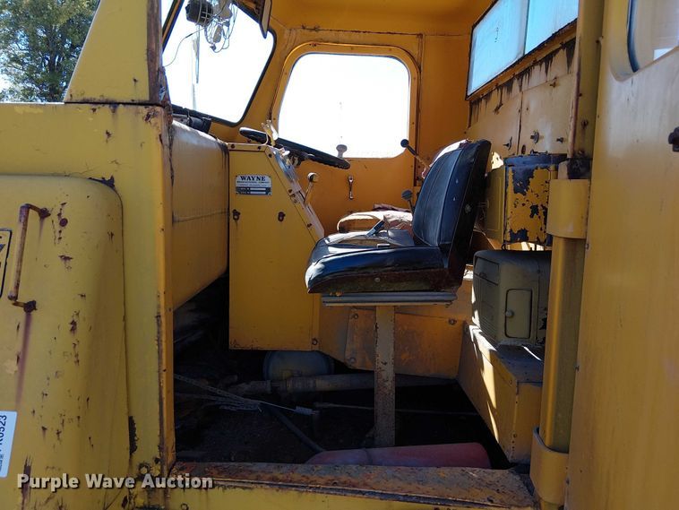 image for item FK0523 Wayne 1-460 street sweeper truck