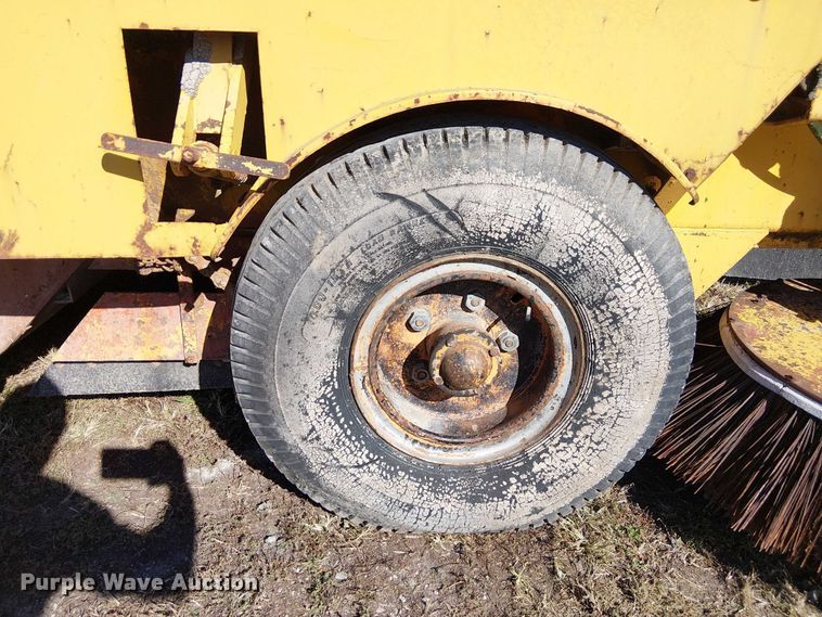 image for item FK0523 Wayne 1-460 street sweeper truck