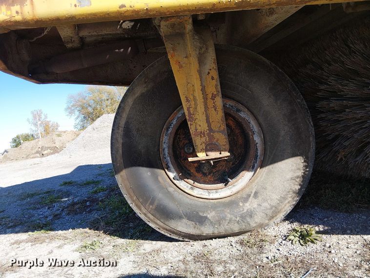 image for item FK0523 Wayne 1-460 street sweeper truck