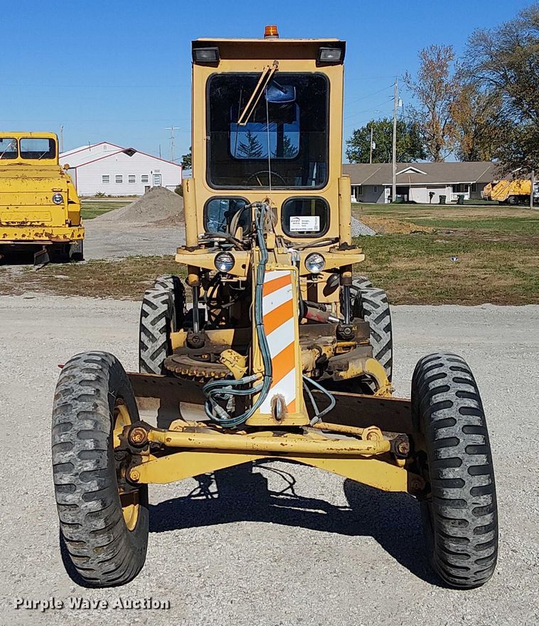 image for item FK0524 1957 Allis-Chalmers D rigid frame motor grader