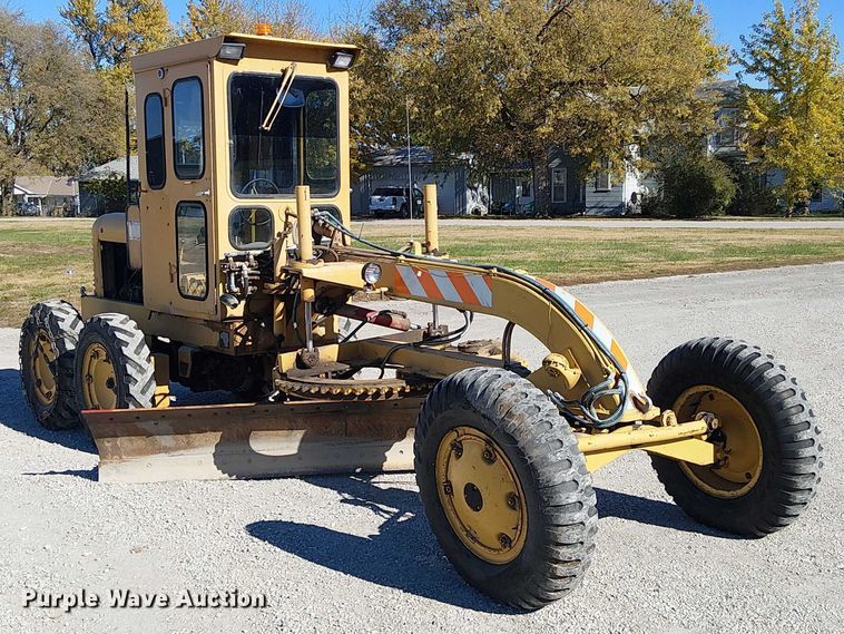 image for item FK0524 1957 Allis-Chalmers D rigid frame motor grader