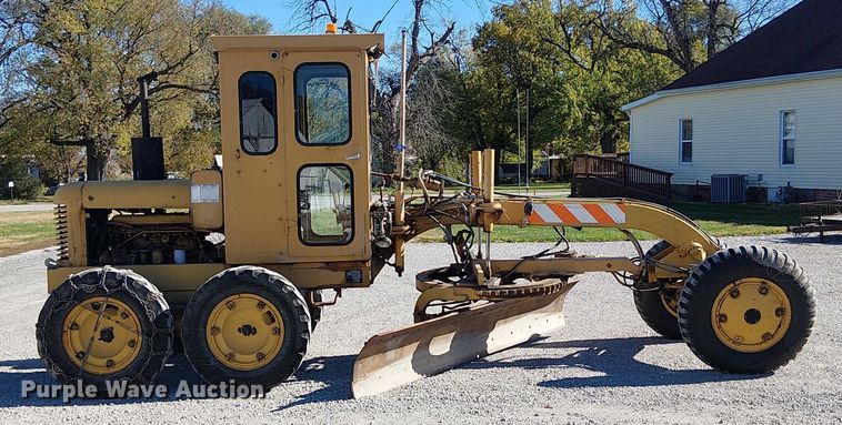 image for item FK0524 1957 Allis-Chalmers D rigid frame motor grader