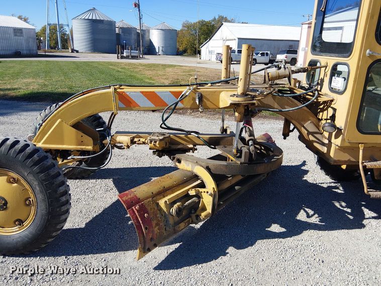 image for item FK0524 1957 Allis-Chalmers D rigid frame motor grader