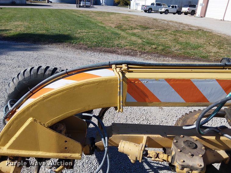 image for item FK0524 1957 Allis-Chalmers D rigid frame motor grader