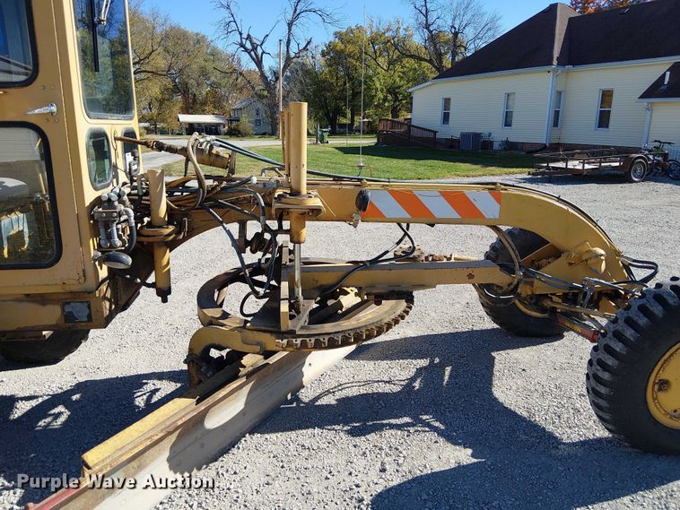 image for item FK0524 1957 Allis-Chalmers D rigid frame motor grader