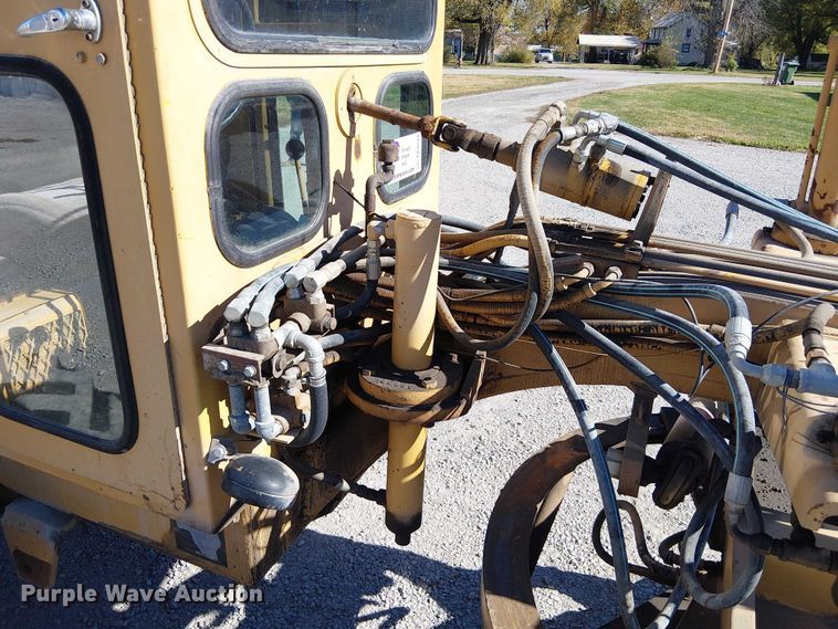 image for item FK0524 1957 Allis-Chalmers D rigid frame motor grader