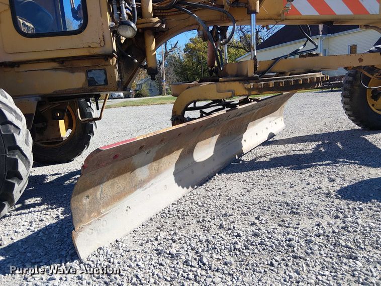 image for item FK0524 1957 Allis-Chalmers D rigid frame motor grader