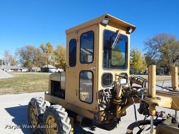 image for item FK0524 1957 Allis-Chalmers D rigid frame motor grader