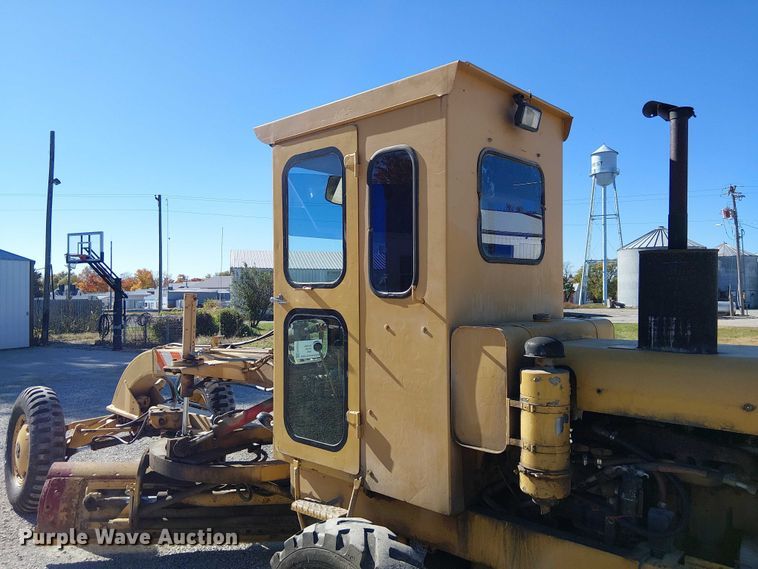 image for item FK0524 1957 Allis-Chalmers D rigid frame motor grader