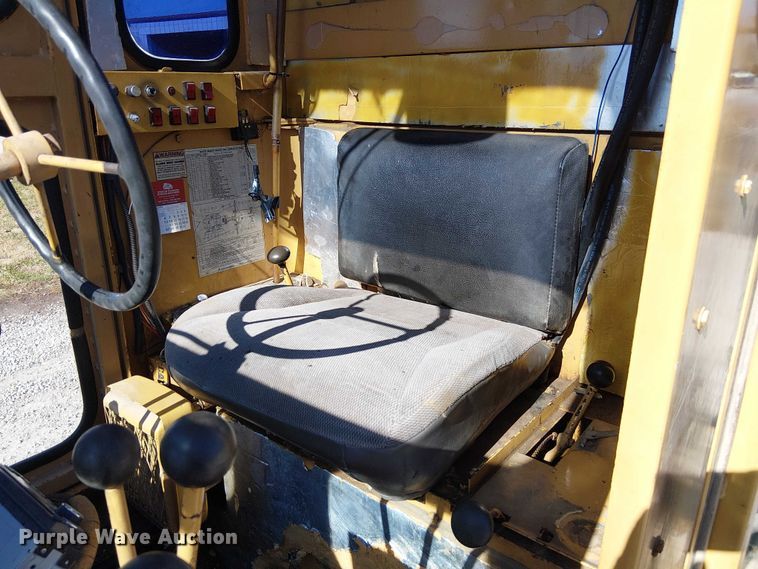 image for item FK0524 1957 Allis-Chalmers D rigid frame motor grader