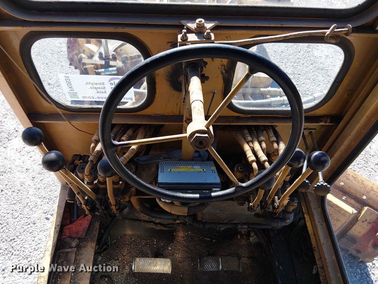 image for item FK0524 1957 Allis-Chalmers D rigid frame motor grader