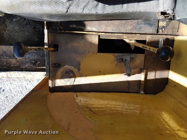 image for item FK0524 1957 Allis-Chalmers D rigid frame motor grader