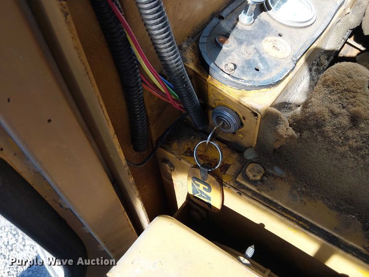 image for item FK0524 1957 Allis-Chalmers D rigid frame motor grader