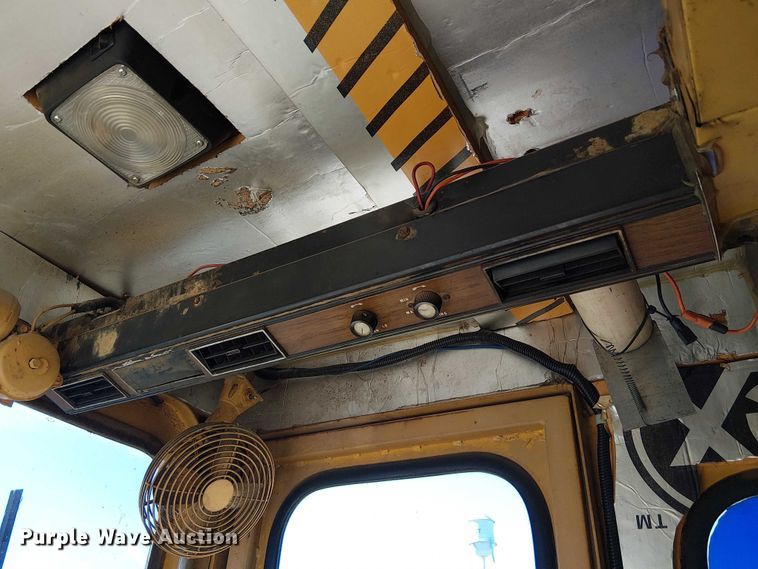 image for item FK0524 1957 Allis-Chalmers D rigid frame motor grader