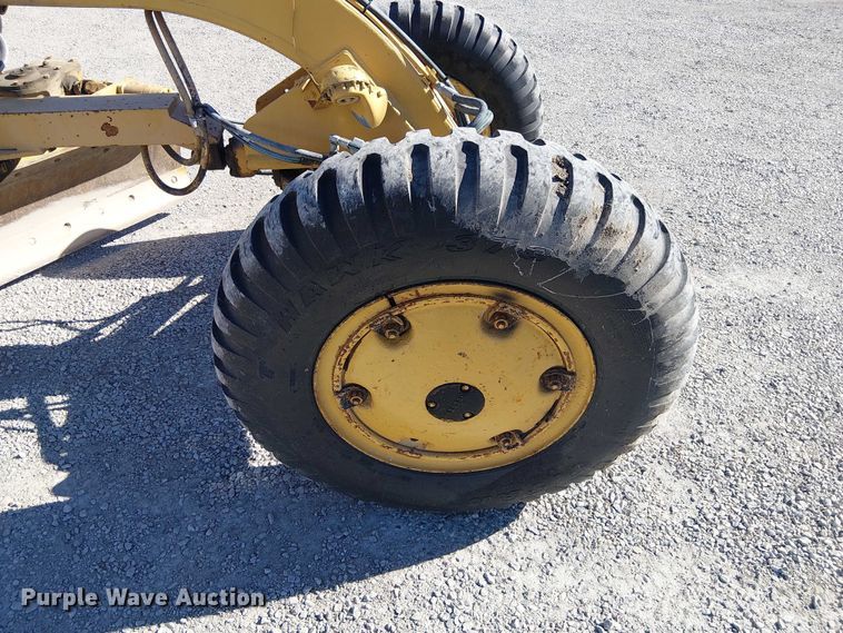 image for item FK0524 1957 Allis-Chalmers D rigid frame motor grader