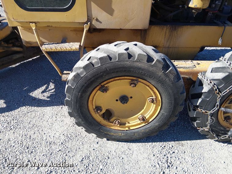 image for item FK0524 1957 Allis-Chalmers D rigid frame motor grader