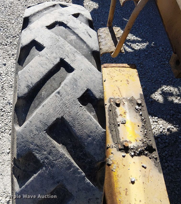 image for item FK0524 1957 Allis-Chalmers D rigid frame motor grader