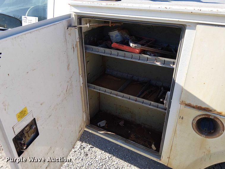 image for item FK0539 2002 Chevrolet Silverado 2500HD utility bed pickup truck