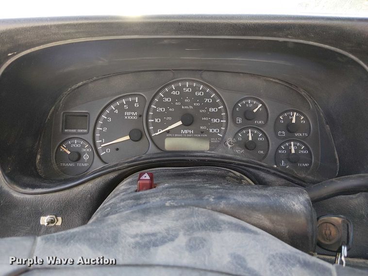 image for item FK0539 2002 Chevrolet Silverado 2500HD utility bed pickup truck