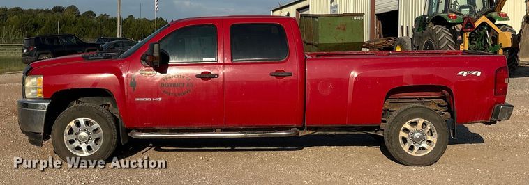 image for item IE9190 2011 Chevrolet Silverado 3500HD Crew Cab pickup truck
