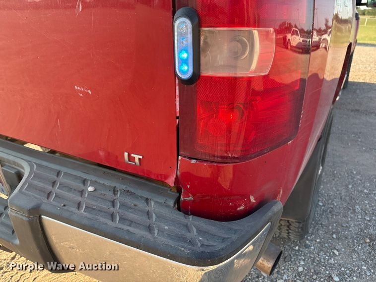 image for item IE9190 2011 Chevrolet Silverado 3500HD Crew Cab pickup truck